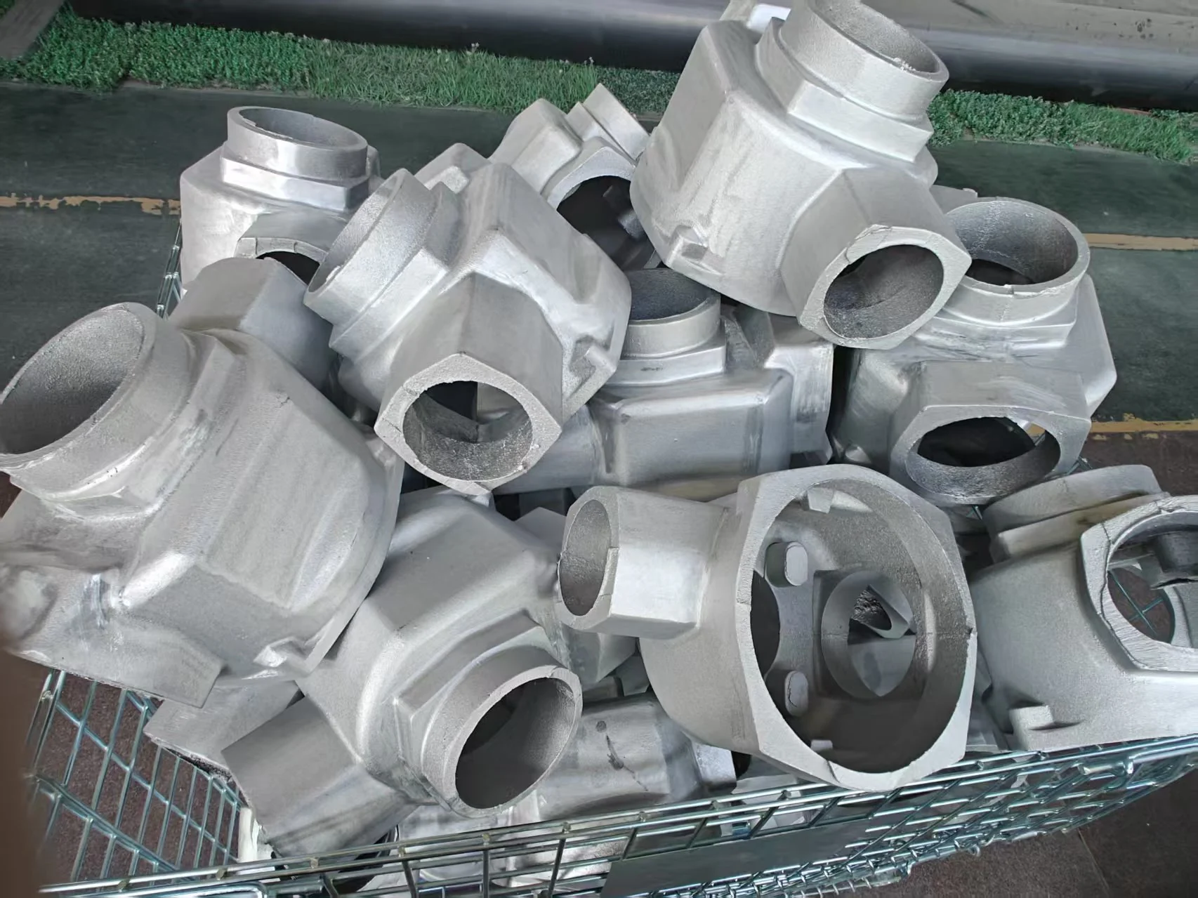 Die & Gravity Casting - Die & Gravity Casting