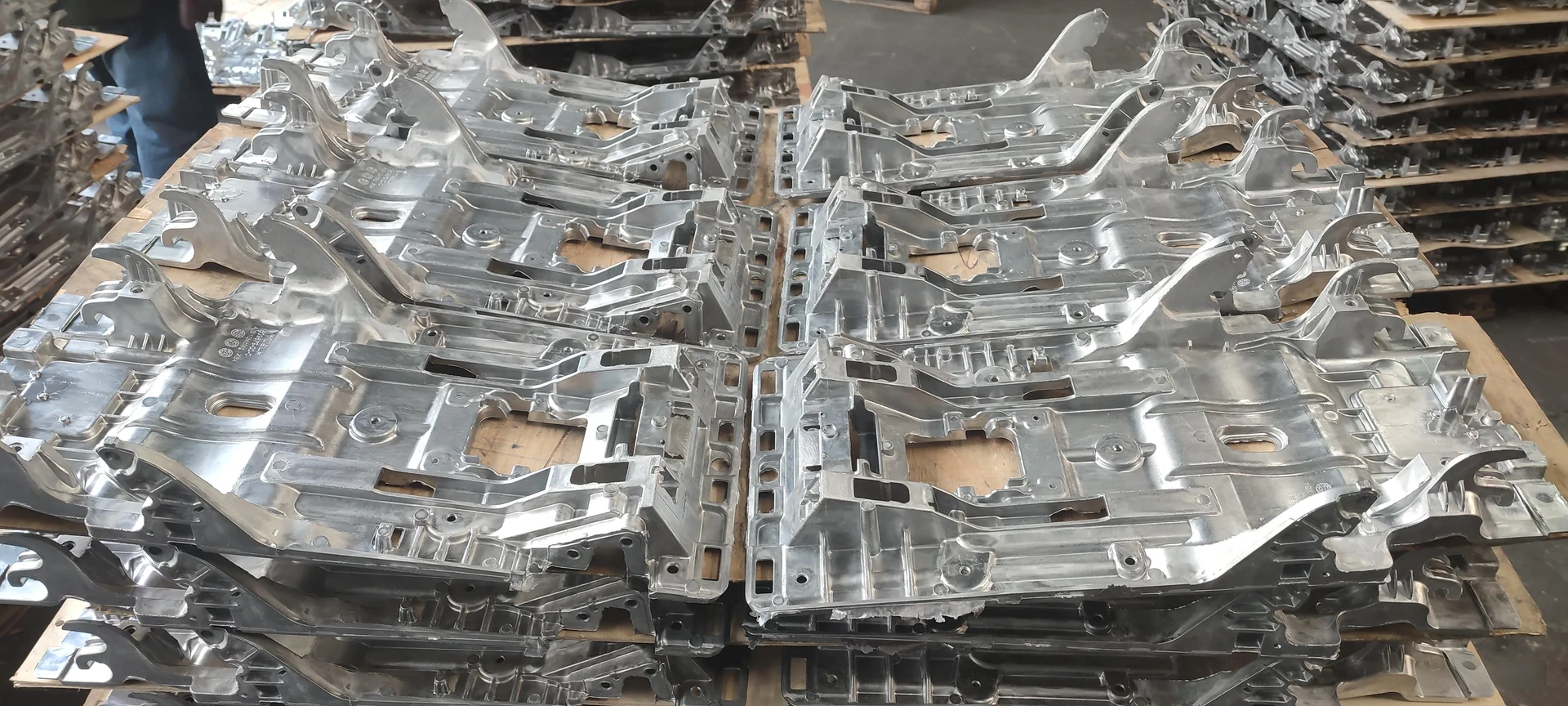 Die & Gravity Casting - Die & Gravity Casting